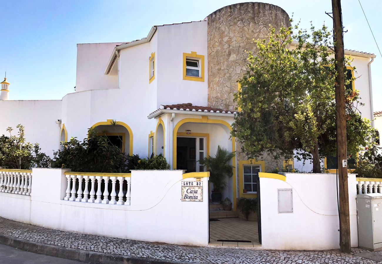 Villa in Lagoa - Casa Bonita