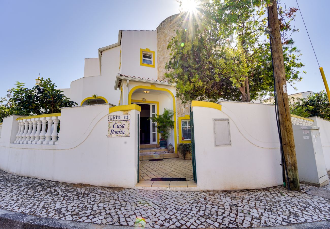 Villa in Lagoa - Casa Bonita